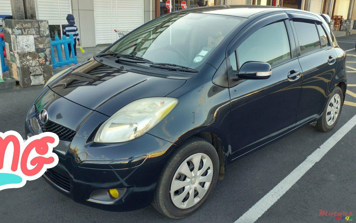 2009' Toyota Vitz photo #5