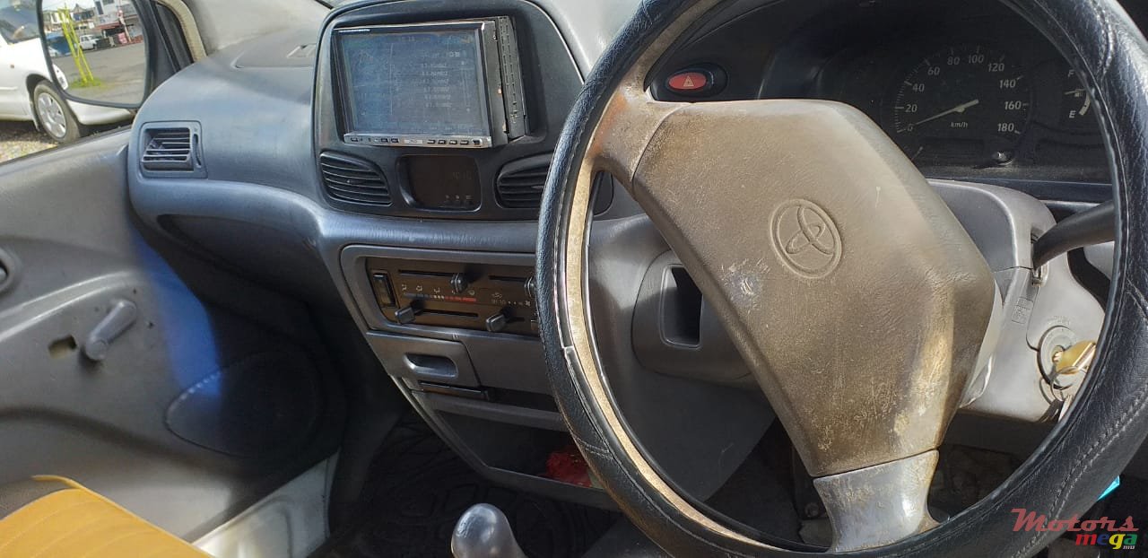 2000' Toyota Liteace photo #3