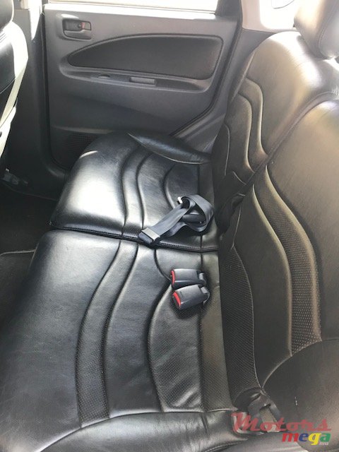 2004' Mitsubishi Colt photo #5