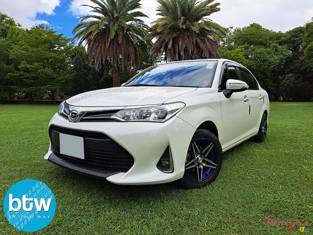 2019' Toyota Axio photo #2