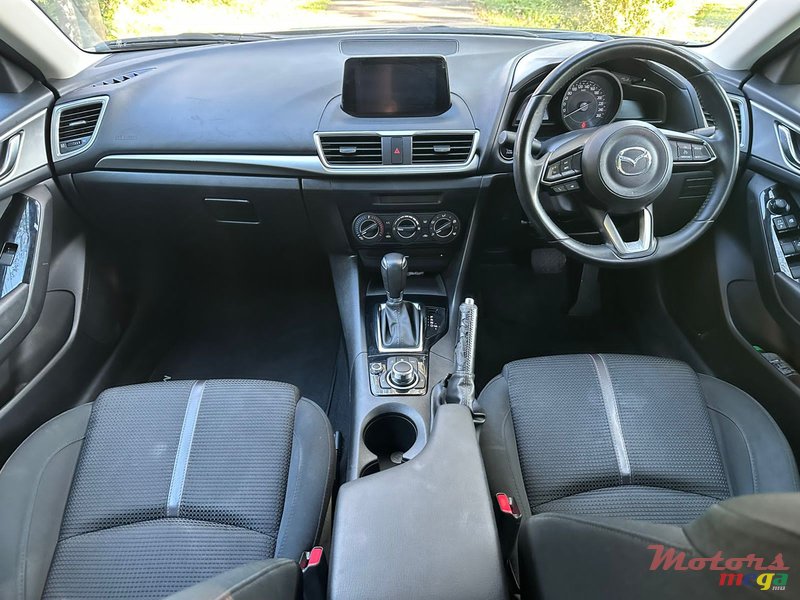 2018' Mazda 3 photo #5