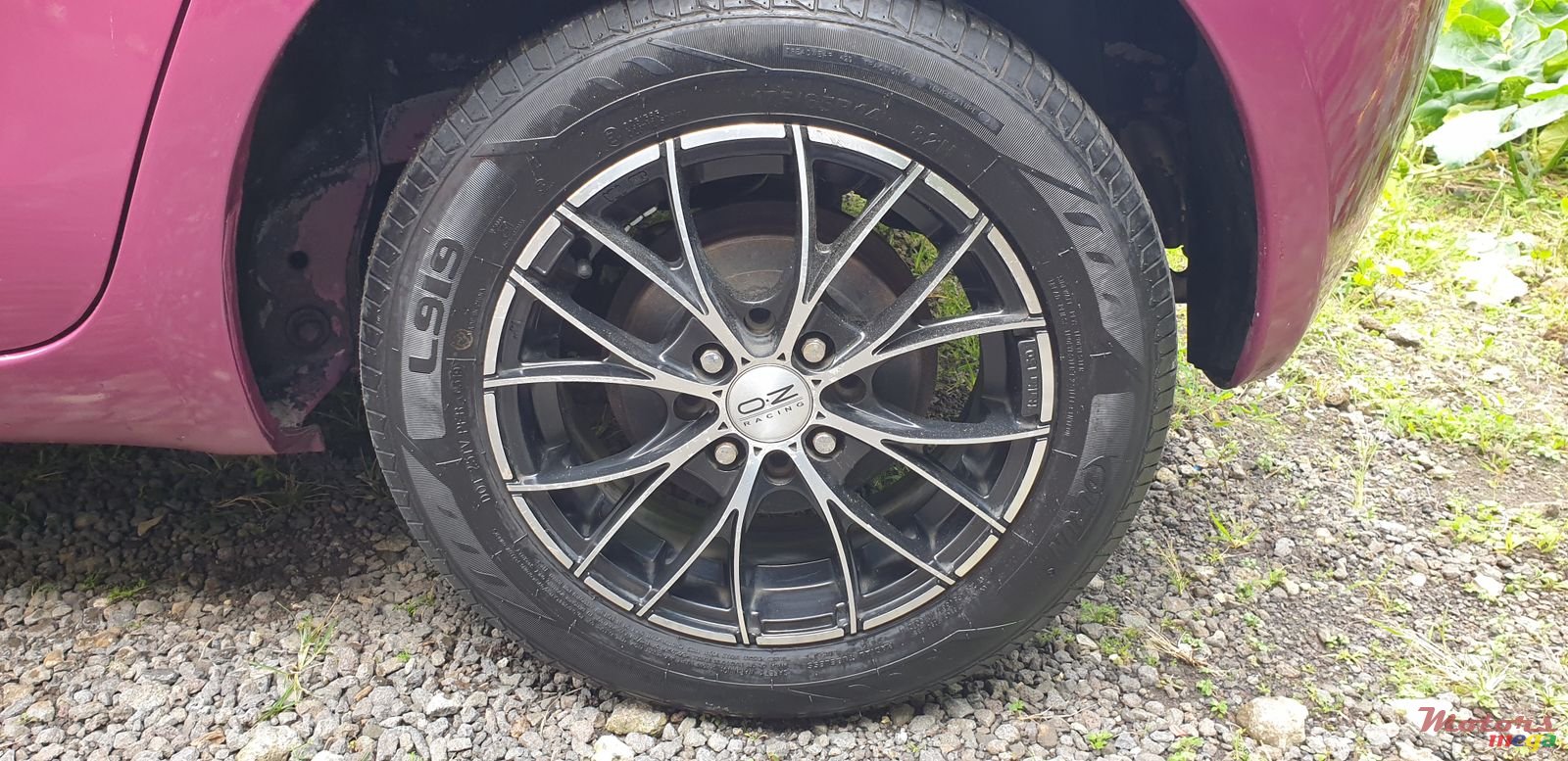 2006' Toyota Vitz photo #6