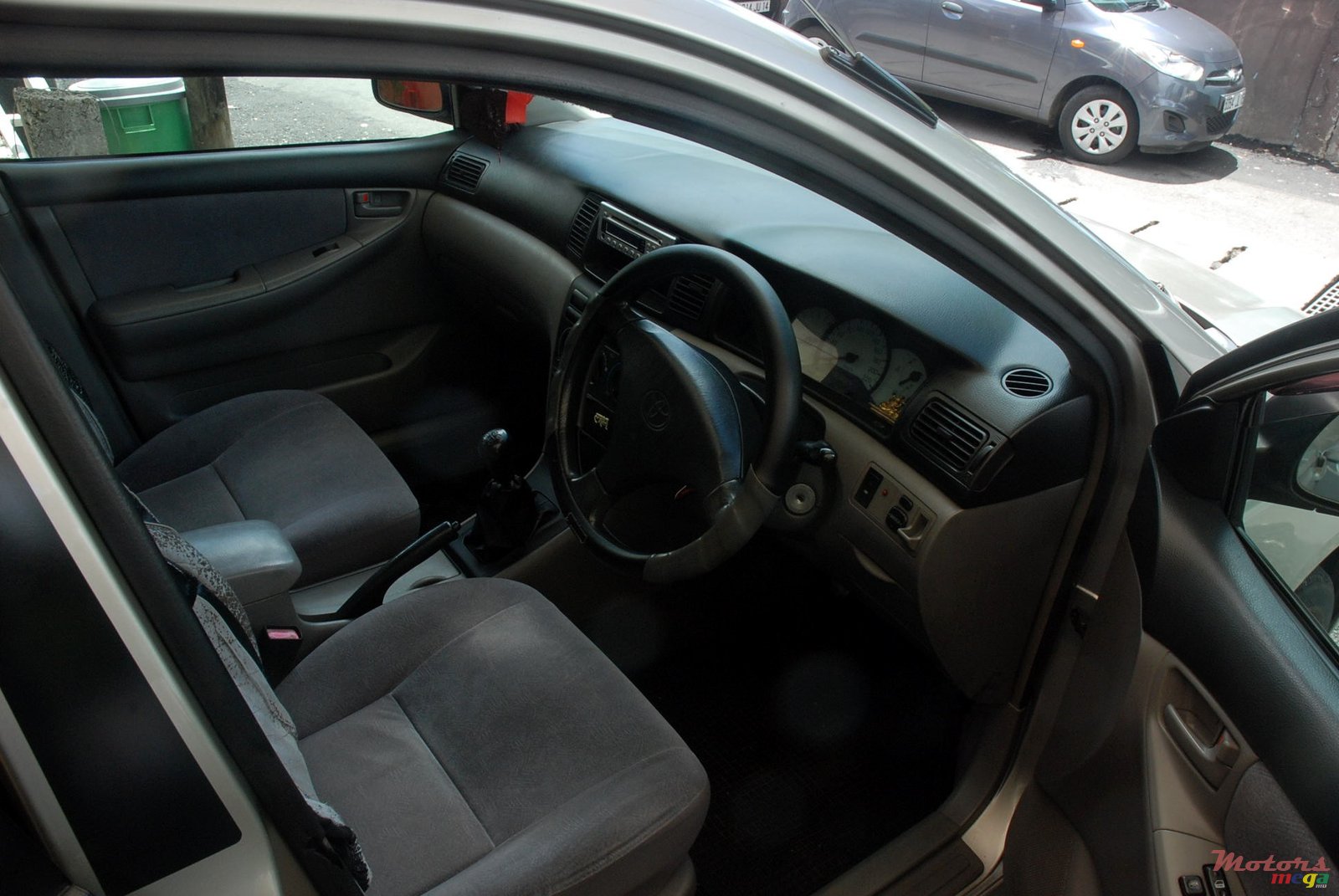 2001' Toyota Corolla photo #3