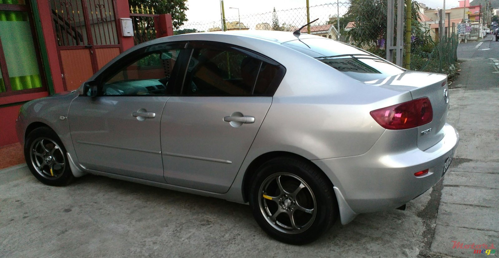 2004' Mazda Axela Alloy wheels photo #3