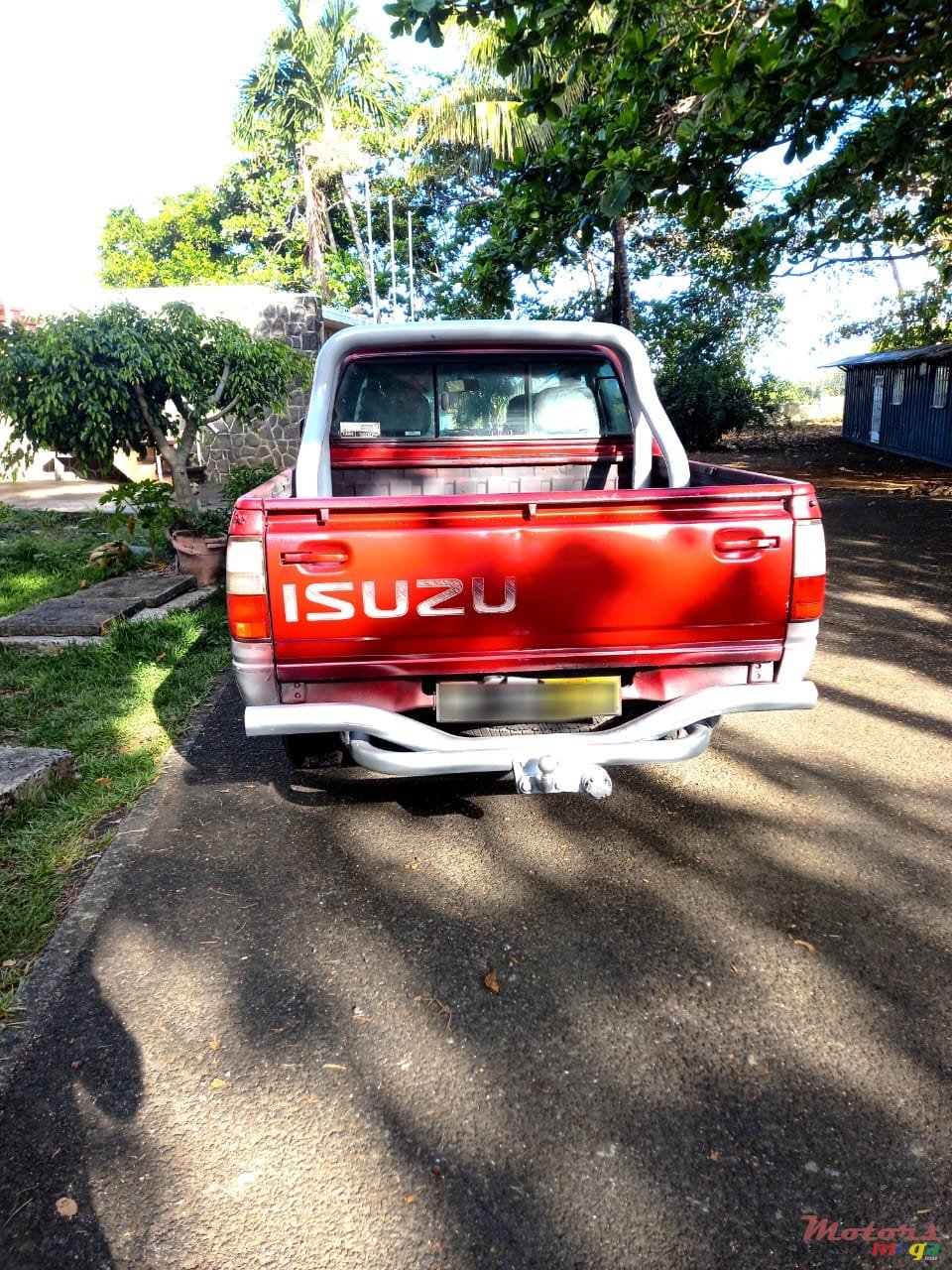 2003' Isuzu photo #5