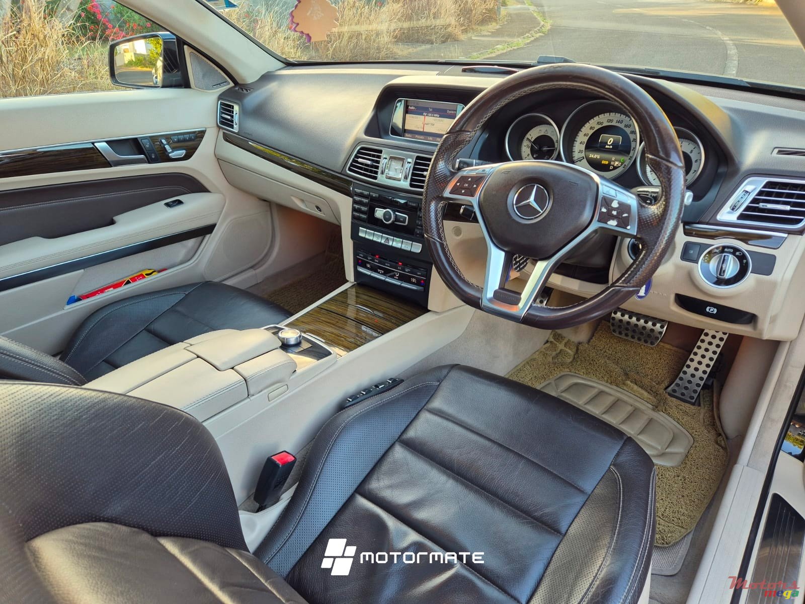 2014' Mercedes-Benz E 250 COUPE photo #6