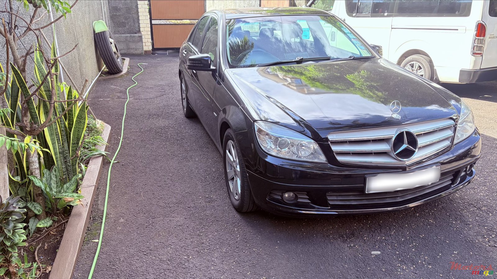 2011' Mercedes-Benz C 180 photo #4