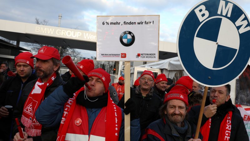 German car production stalled by third day of strikes