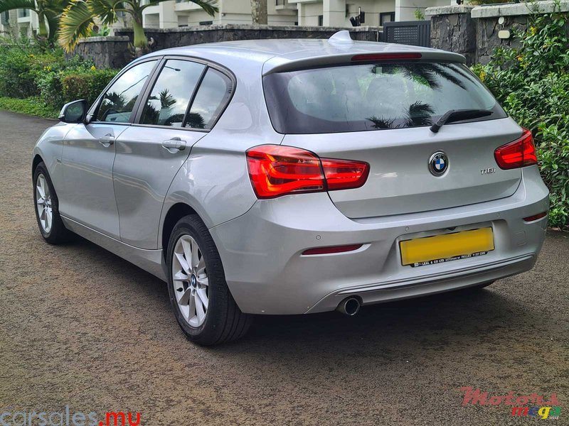 2016' BMW 118 i Urban Line photo #2