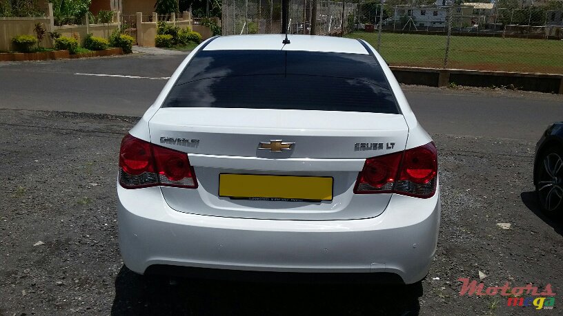 2011' Chevrolet Cruze photo #4