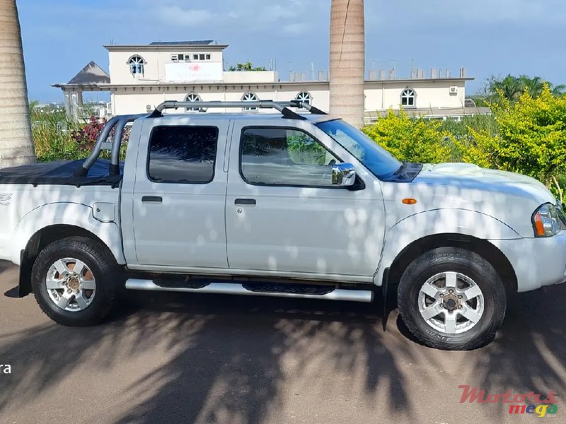 2014' Nissan NP300 photo #3