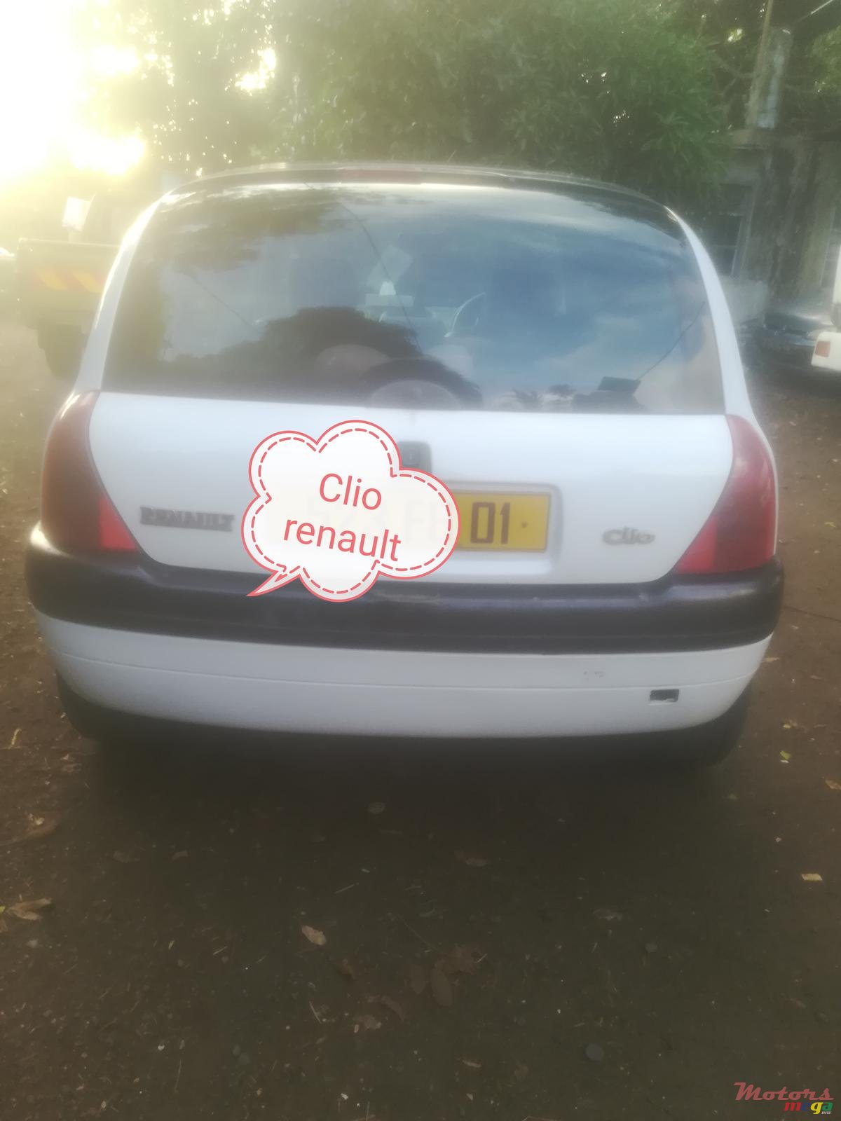 2001' Renault Clio photo #3