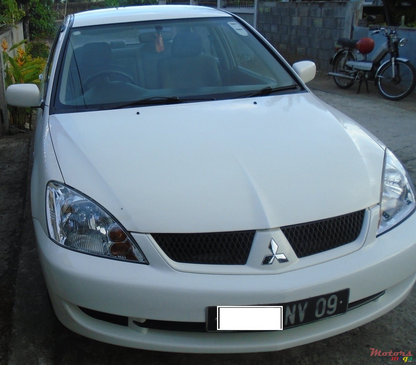 2009' Mitsubishi Lancer photo #1