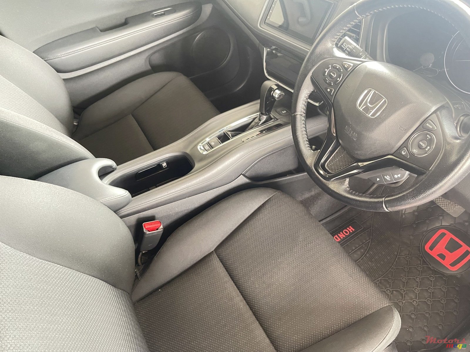 2017' Honda HR-V Vezel photo #7