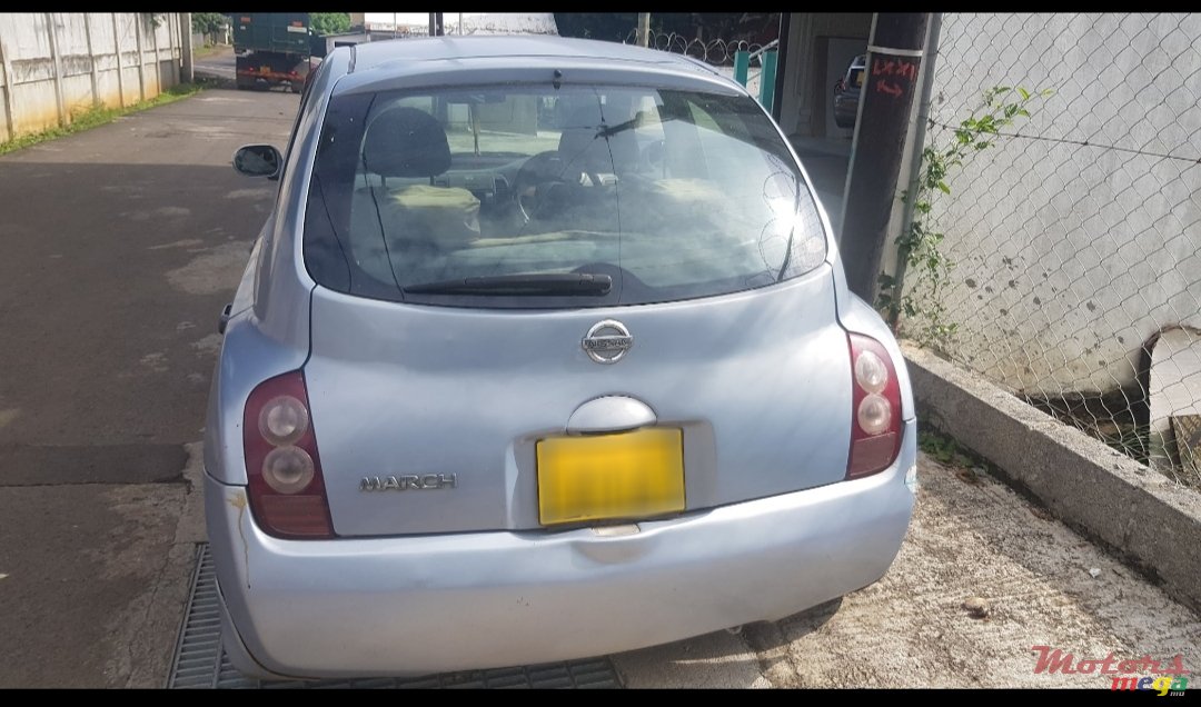 2002' Nissan photo #2