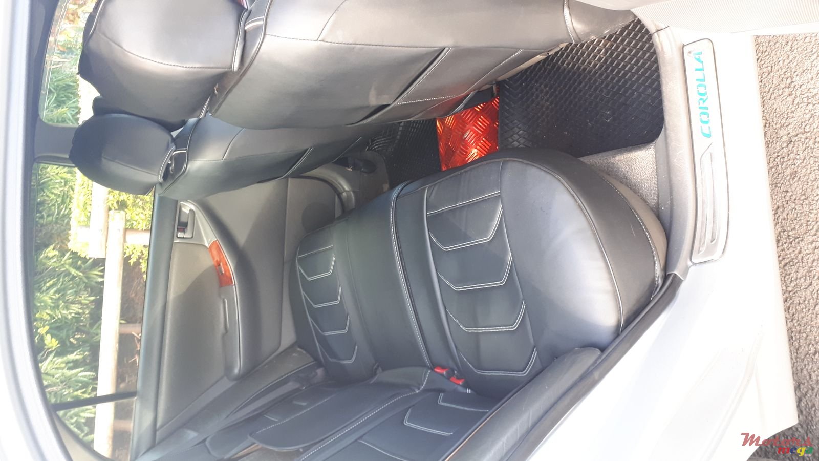 2004' Toyota Corolla photo #7