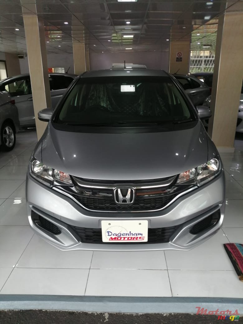 2017' Honda Fit Hybrid photo #1