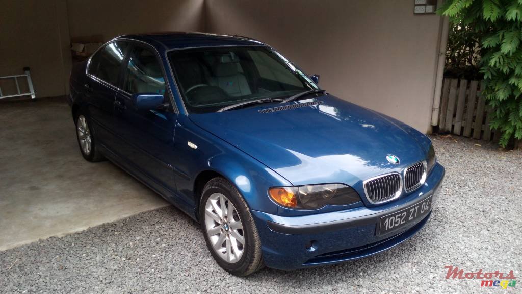 2004' BMW 318 318IA photo #1