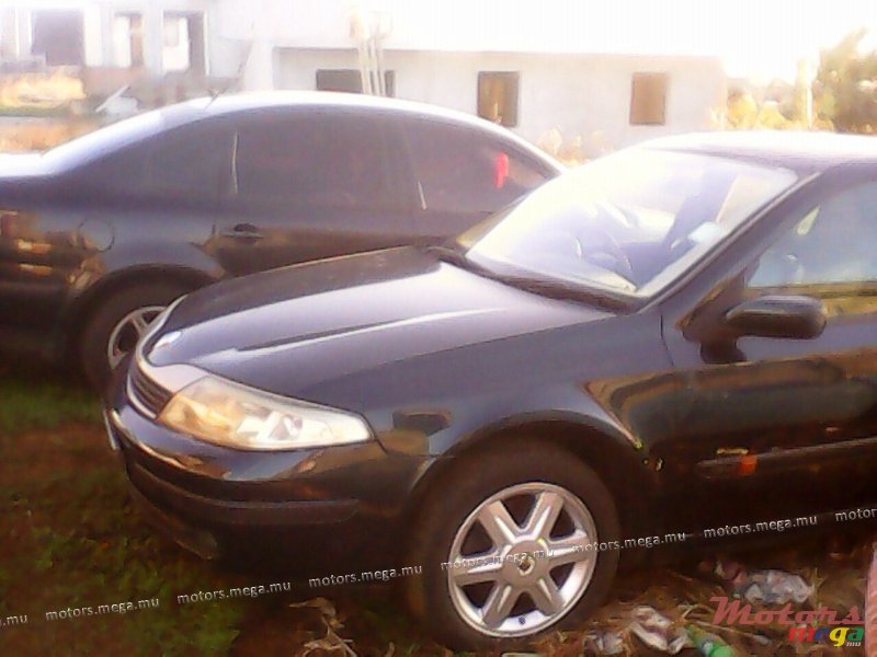 2003' Renault Laguna photo #2