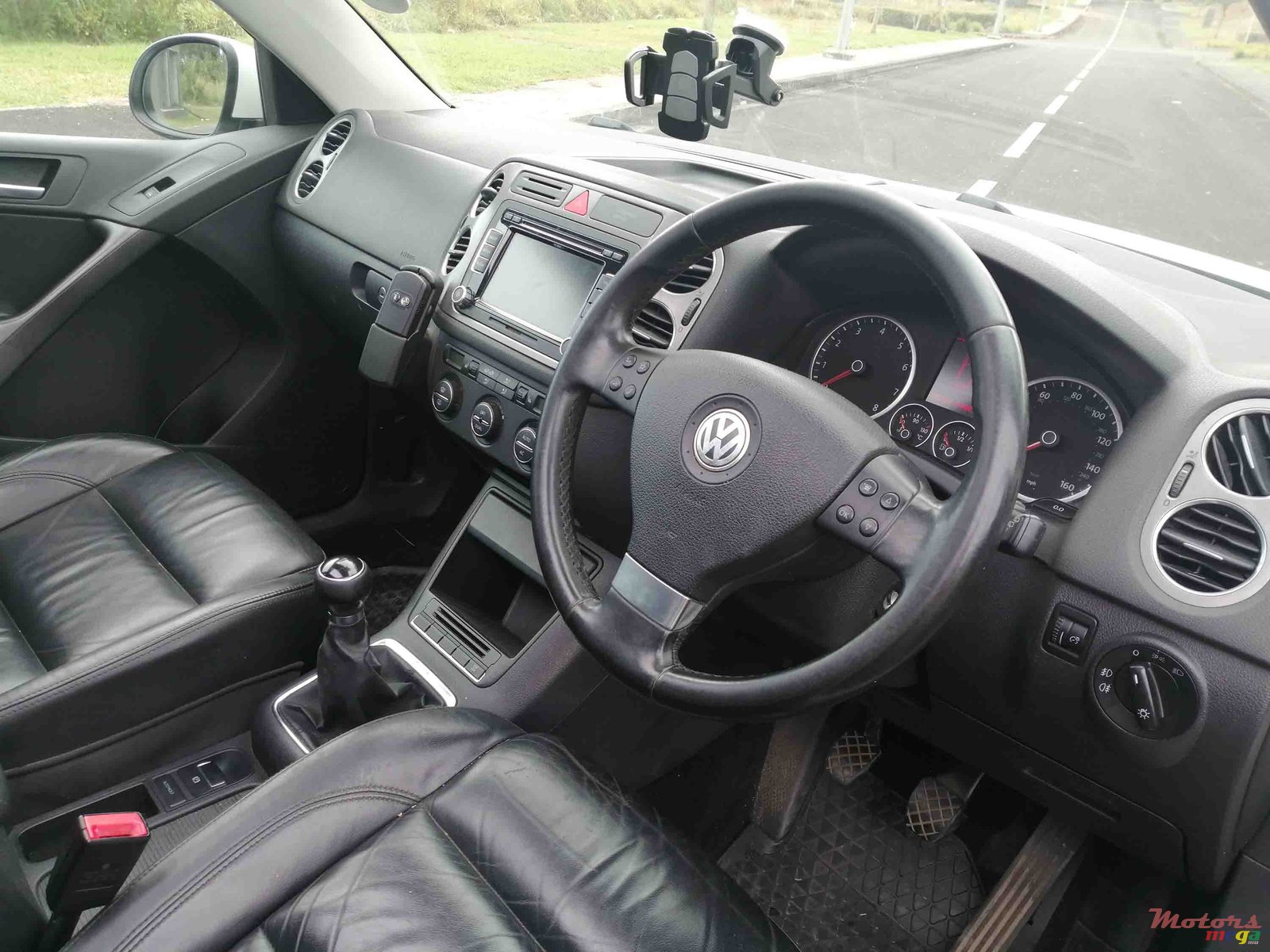 2008' Volkswagen Tiguan photo #7