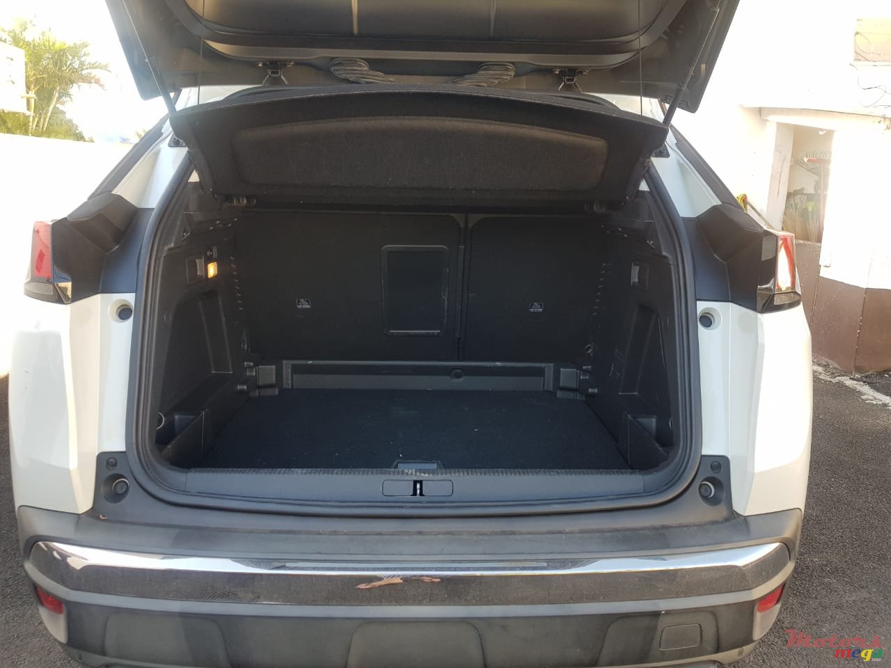 2018' Peugeot 3008 photo #6