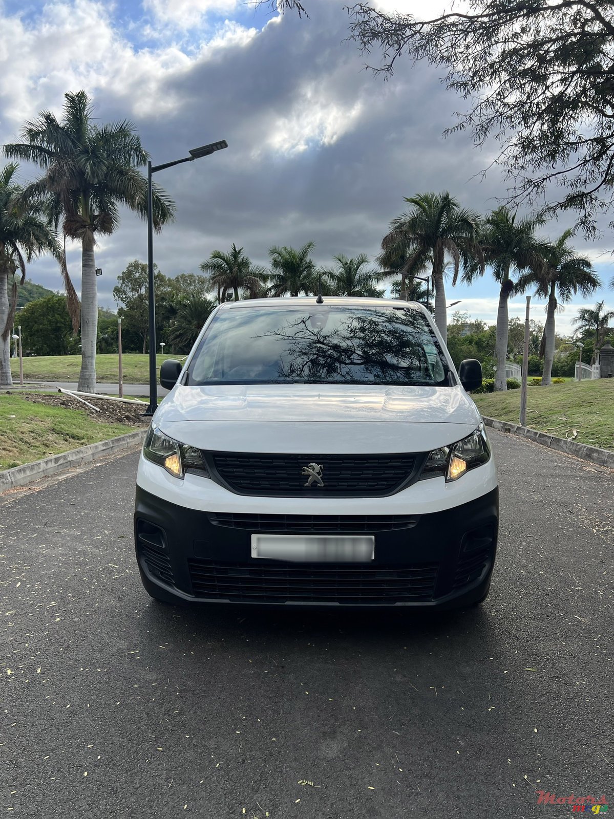 2021' Peugeot Partner photo #2