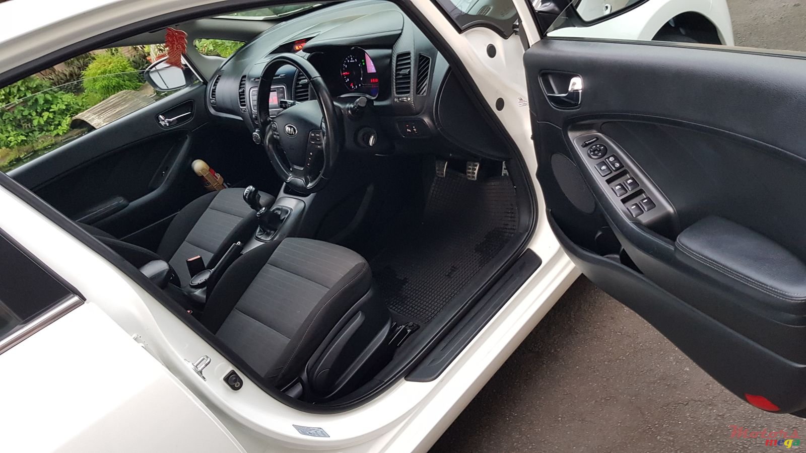 2013' Kia Cerato photo #6