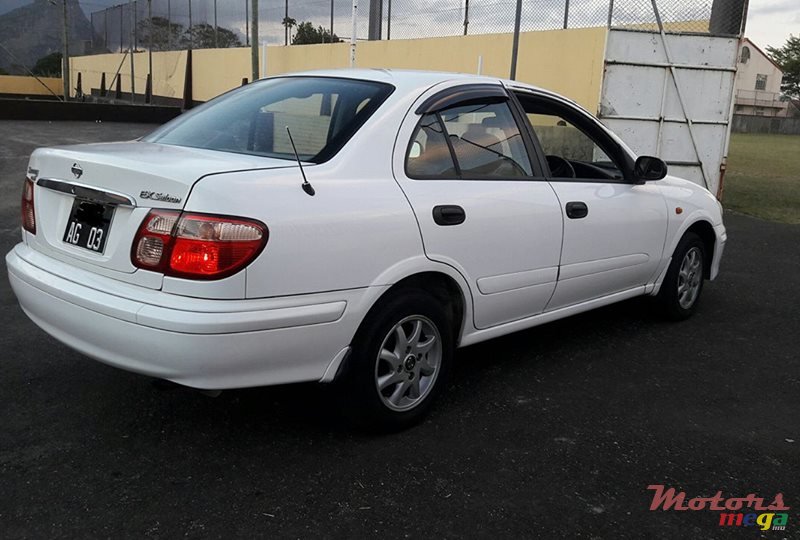 2003' Nissan Sunny photo #2