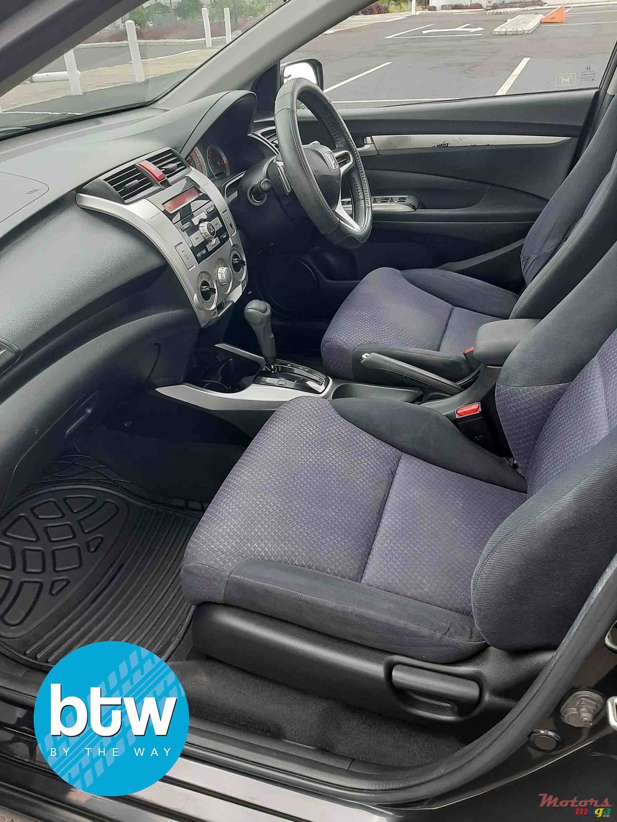 2010' Honda City photo #5