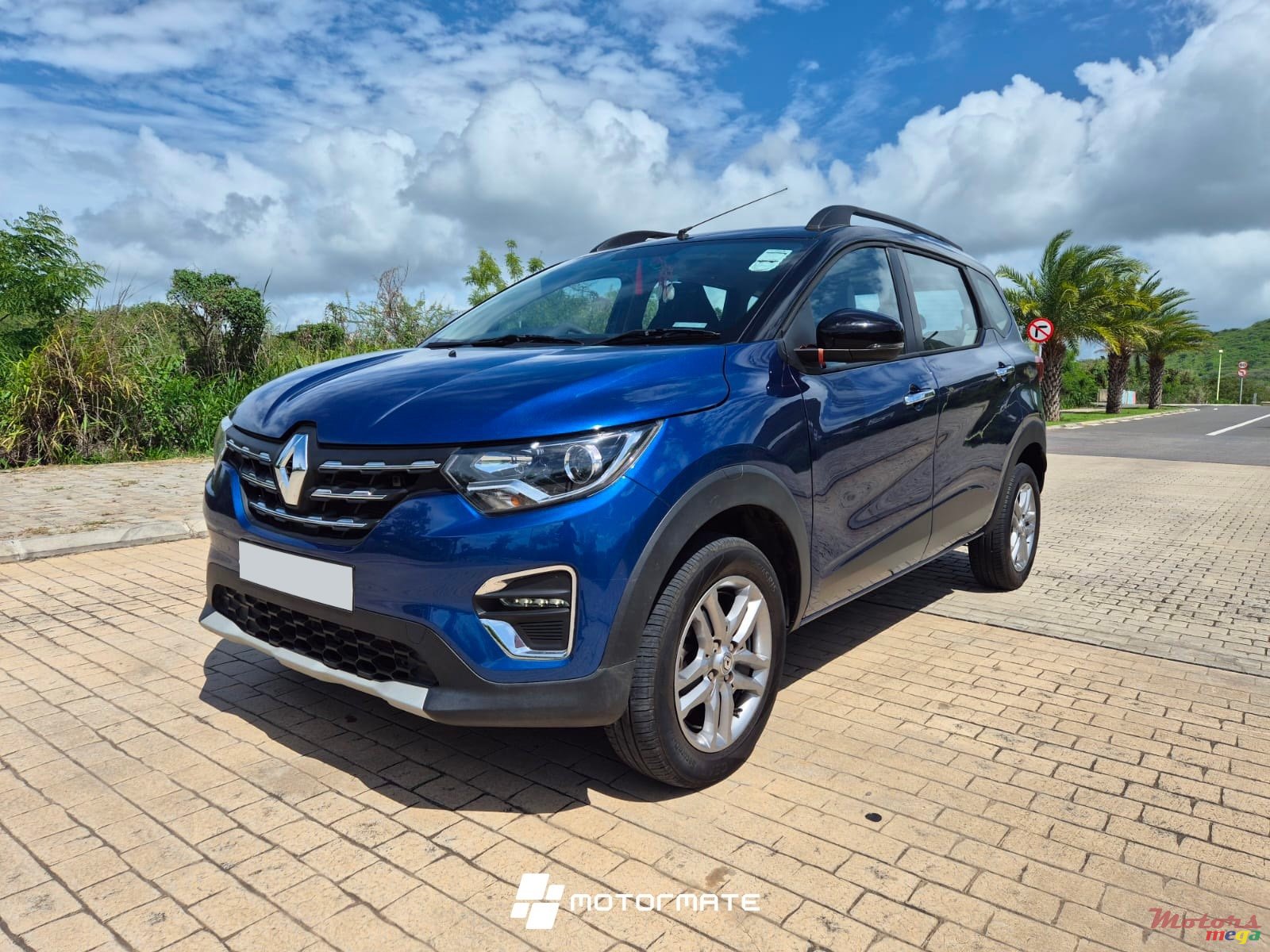 2023' Renault photo #2