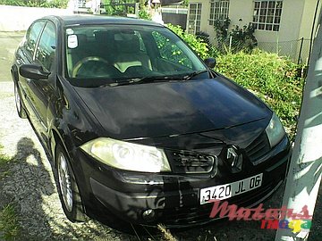 2006' Renault Megane berline photo #1