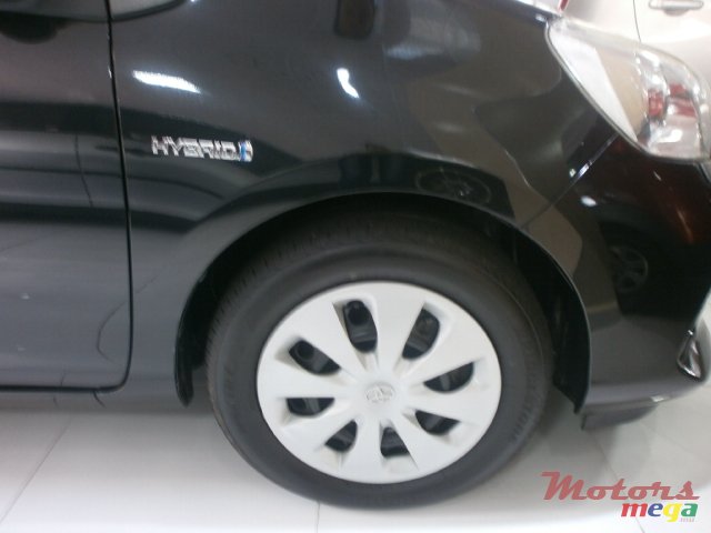 2013' Toyota Aqua photo #4