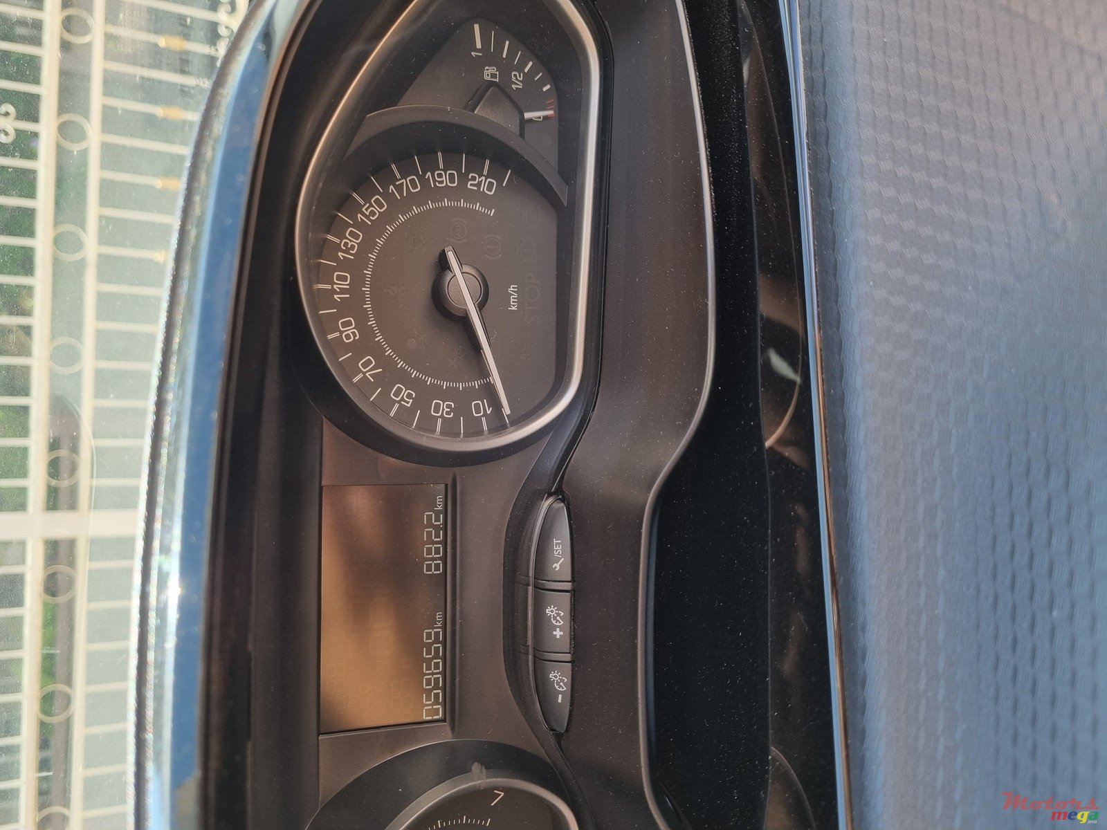 2017' Peugeot 208 photo #1