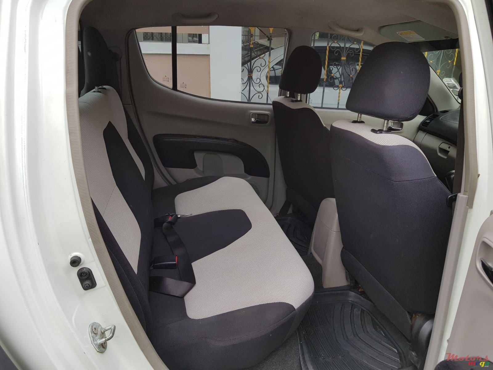 2011' Mitsubishi Sportero 4x4 photo #7