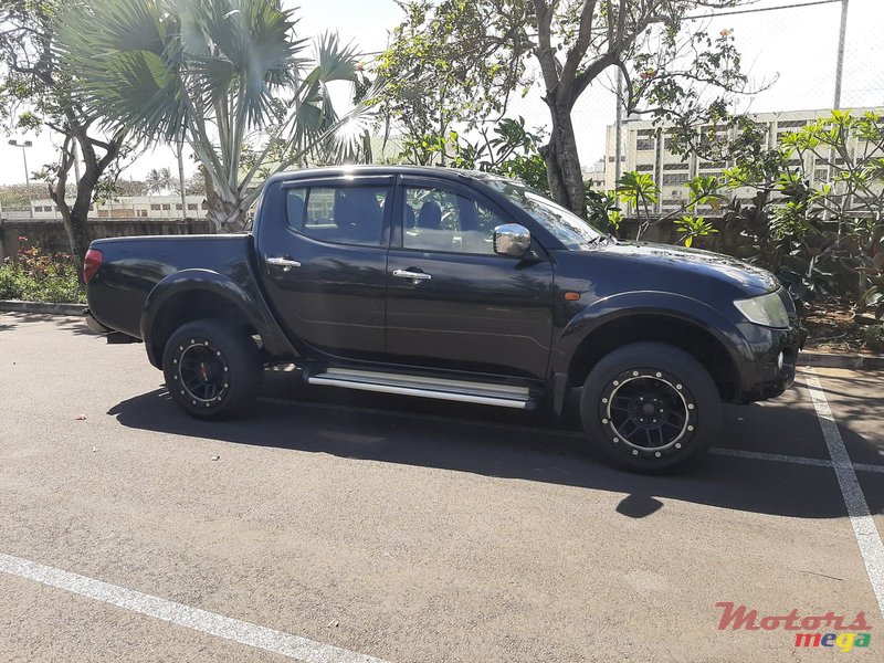 2008' Mitsubishi L 200 photo #2