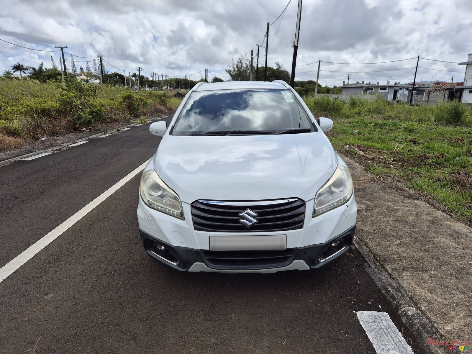 2015' Suzuki SX4 S-Cross photo #2