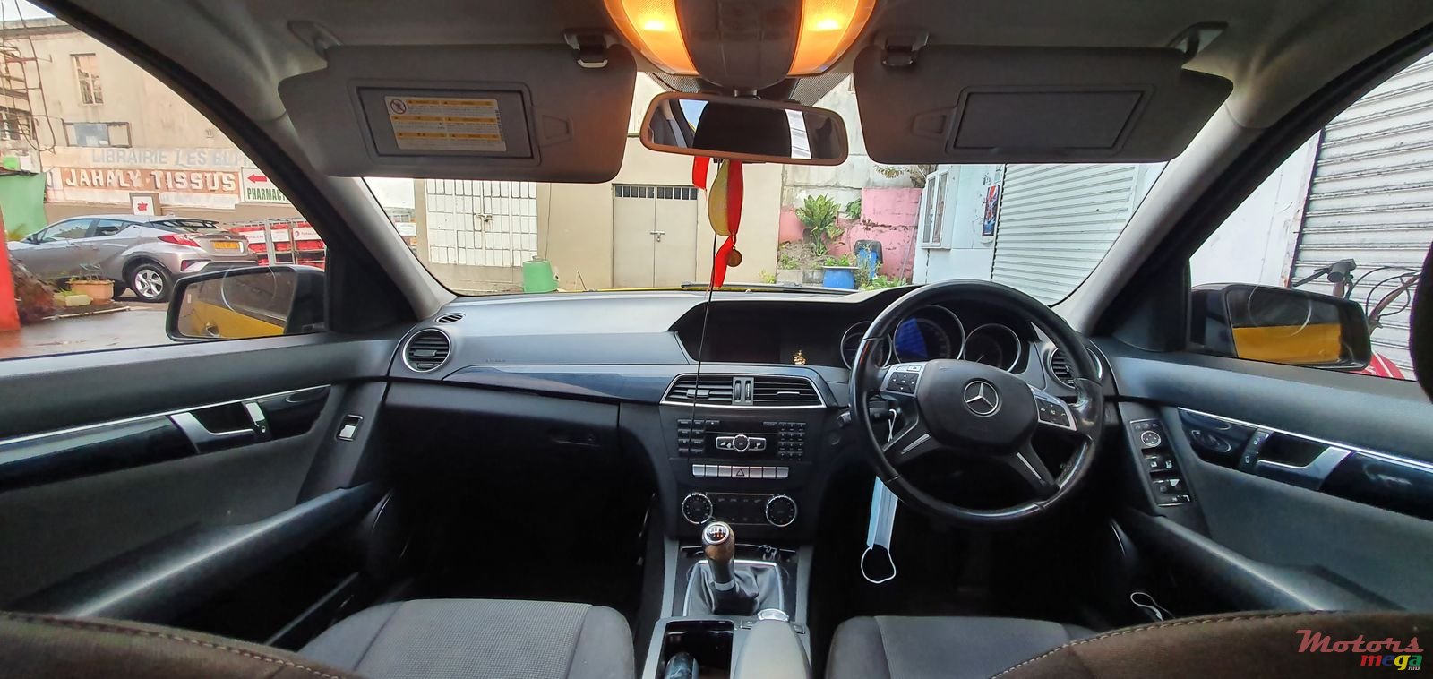 2012' Mercedes-Benz C-Class photo #1