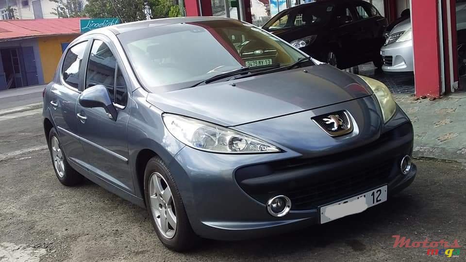 2012' Peugeot 207 photo #2