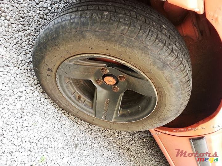 1992' Daihatsu Charade photo #3