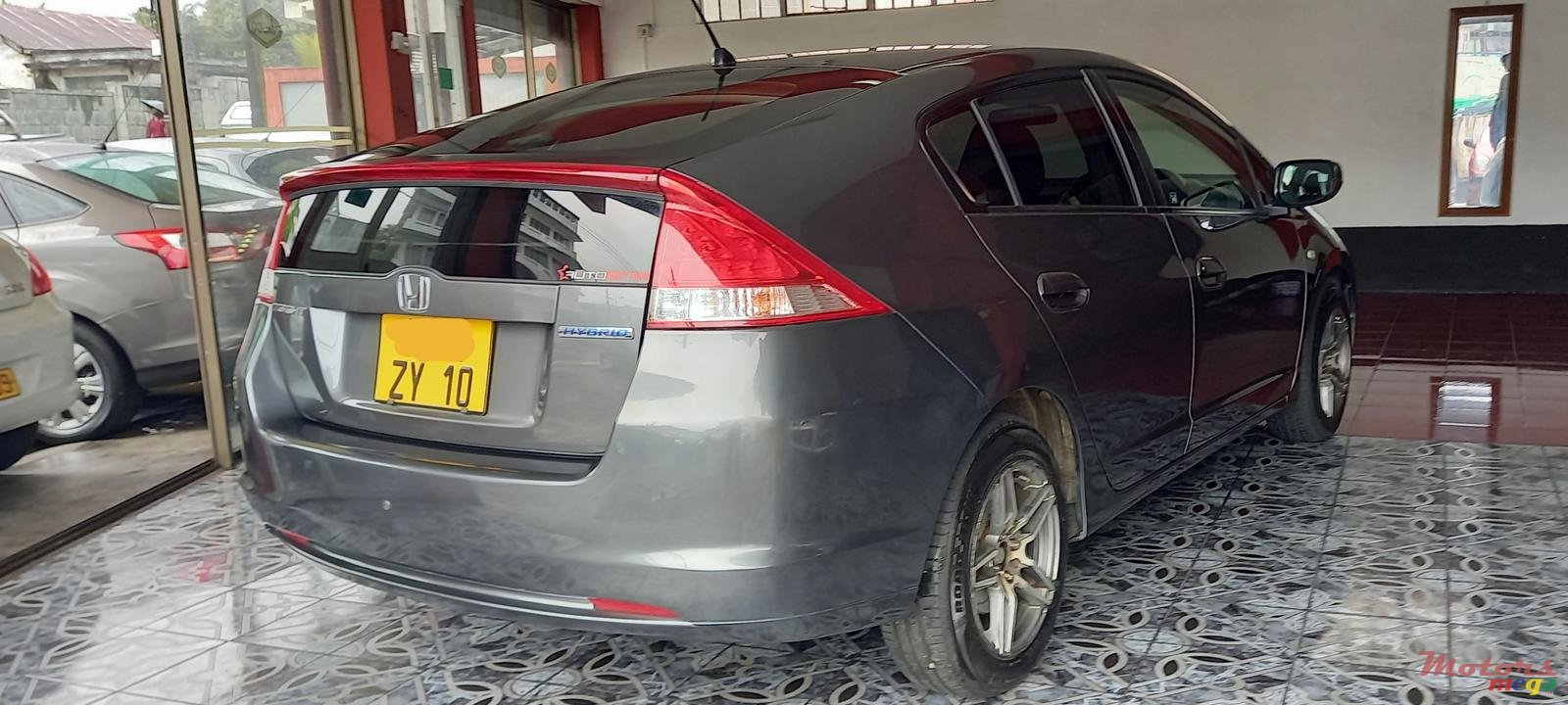 2010' Honda Insight Hybrid photo #4