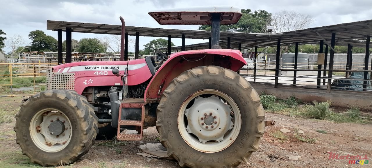 2012' Massey Ferguson Massey Ferguson 440 photo #2