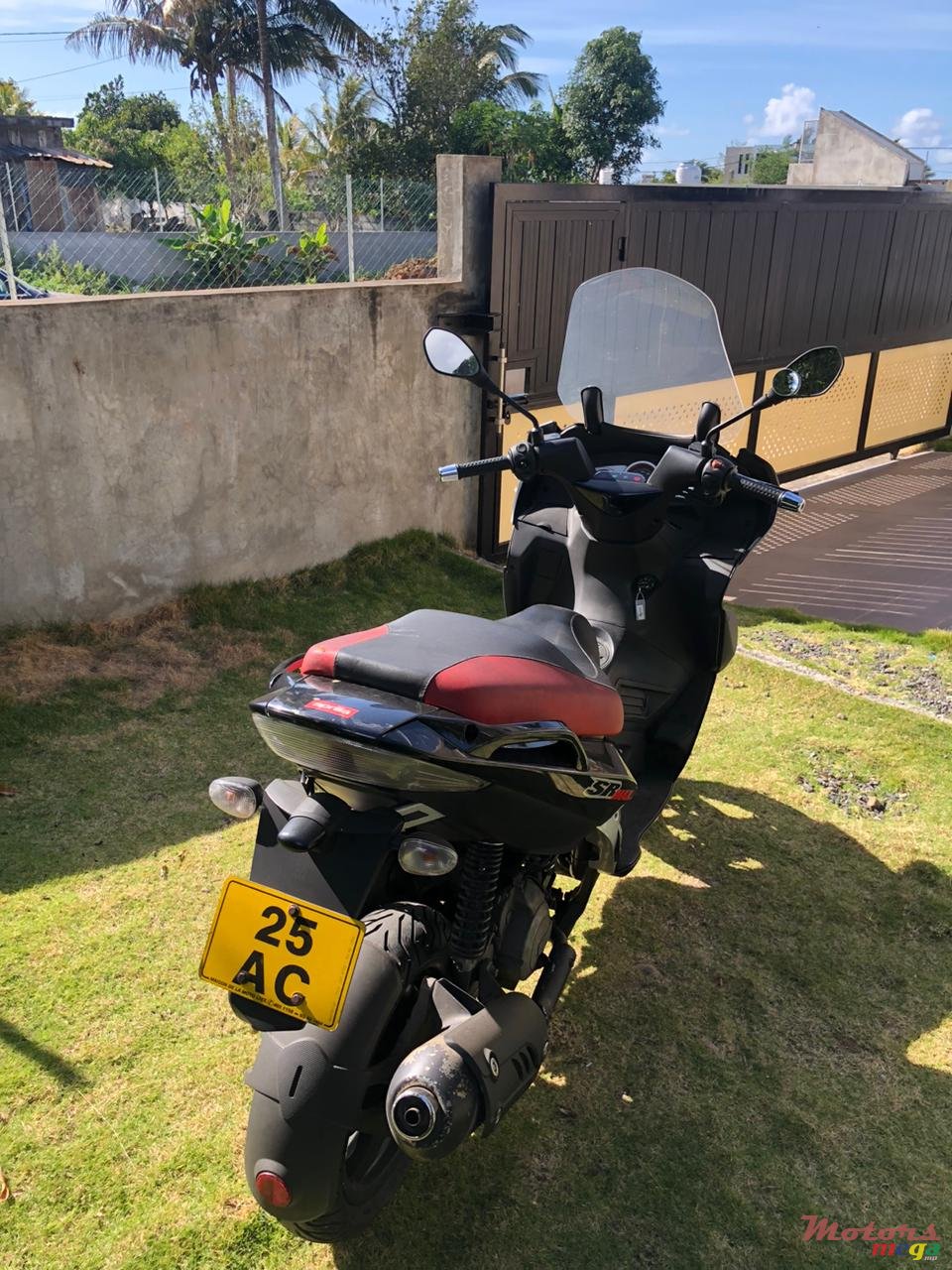 2017' Aprilia photo #1