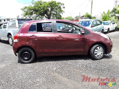 2010' Toyota Vitz photo #3