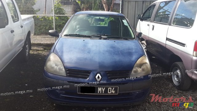 2004' Renault Clio photo #2