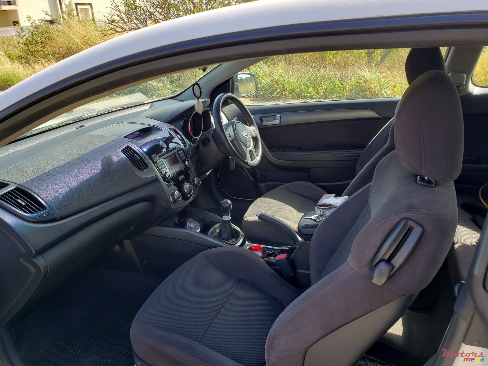 2011' Kia Cerato Koup photo #3