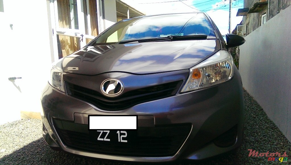 2012' Toyota Vitz photo #1