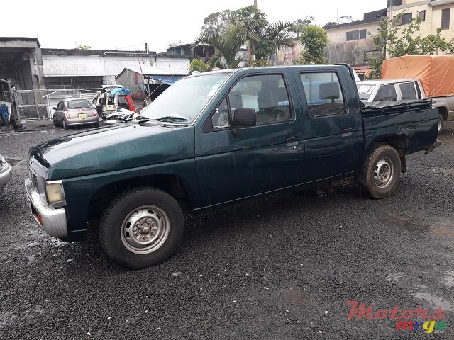 1997' Nissan 2x4 photo #2