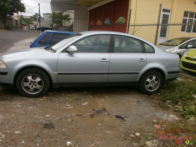 2004' Volkswagen Passat photo #6