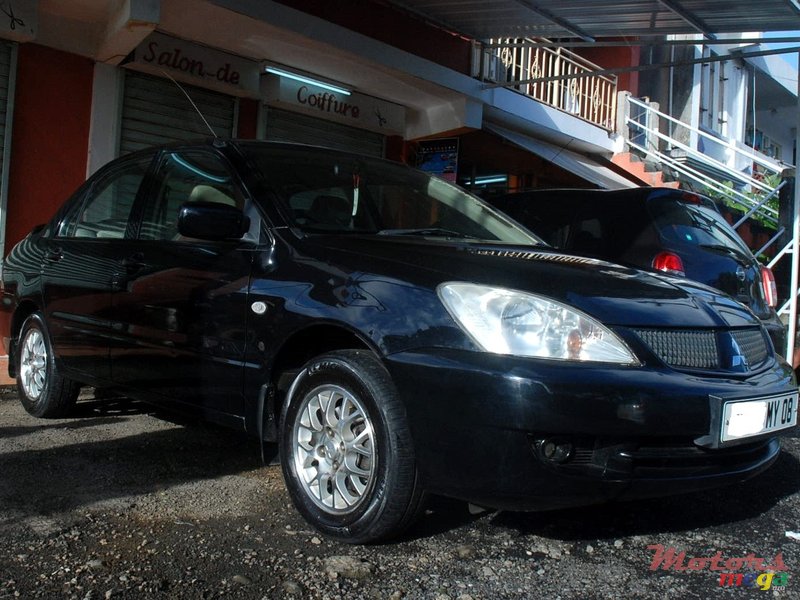 2008' Mitsubishi Lancer photo #2