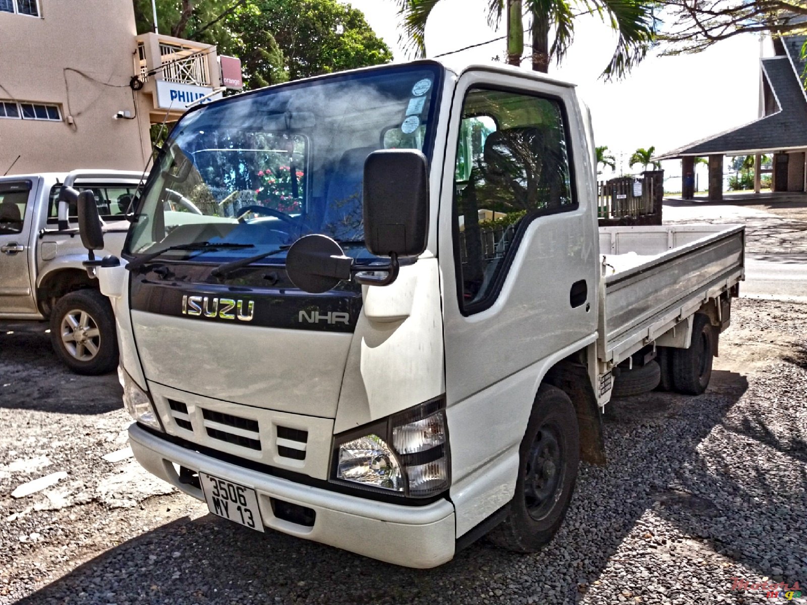 2013' Isuzu photo #1